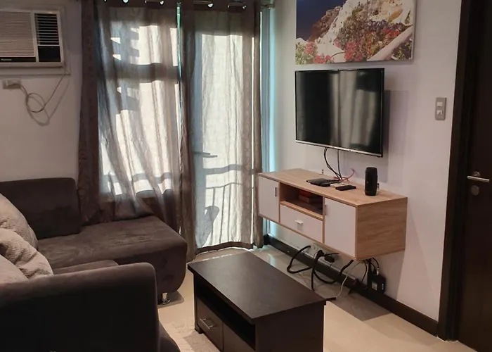 Near Robinsons Mall Magnolia Aparthotel